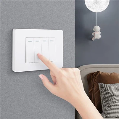 Tříčlenný spínač z kartáčované oceli